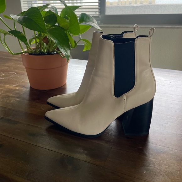 Steve Madden Ankle Booties Size 8 - Picture 1 of 6